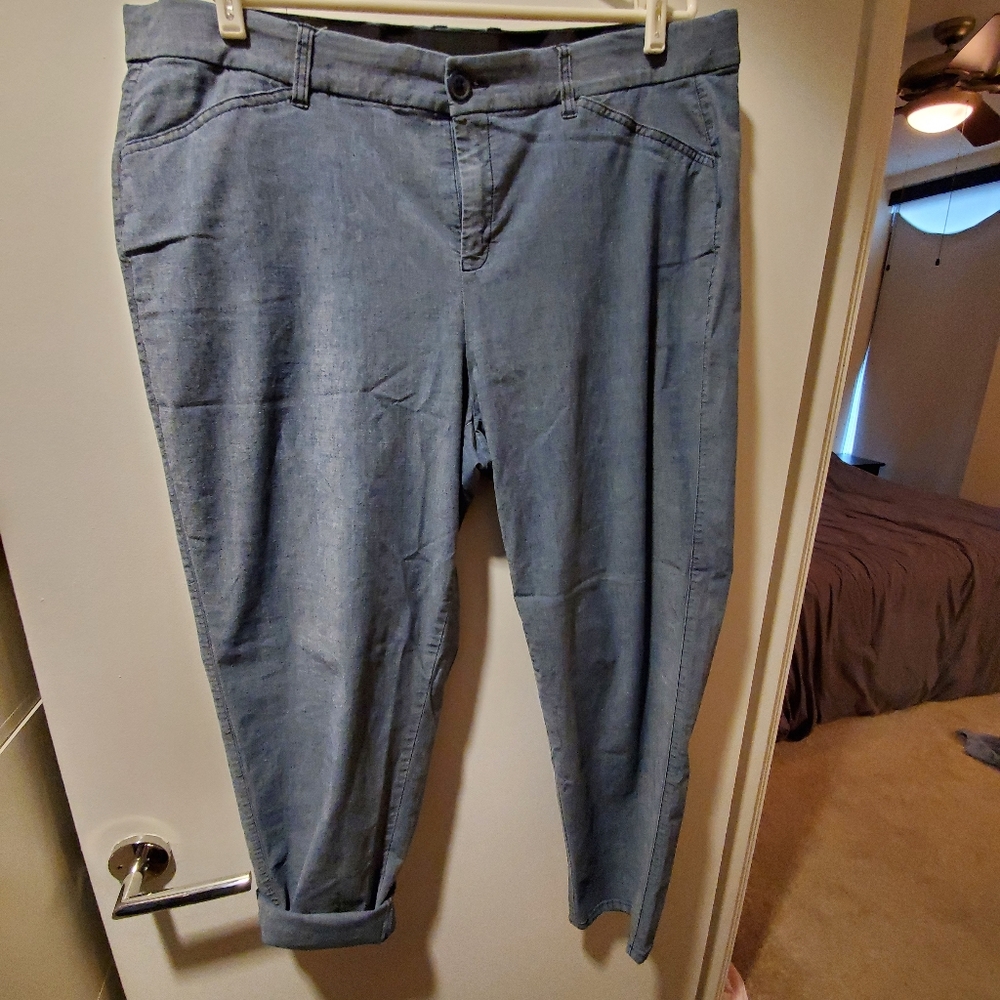 Lane Bryant lightweight capri